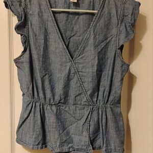 J BY JCREW CHAMBRAY BLUE FLUTTER SLEEVE BOARDROOM CHIC PREPPY RUFFLE HEM SIZE 10
